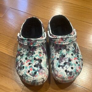 Crocs women’s multi colors lined clog sandals size 10 .